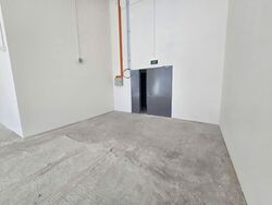 Space 18 (D12), Factory #538605251